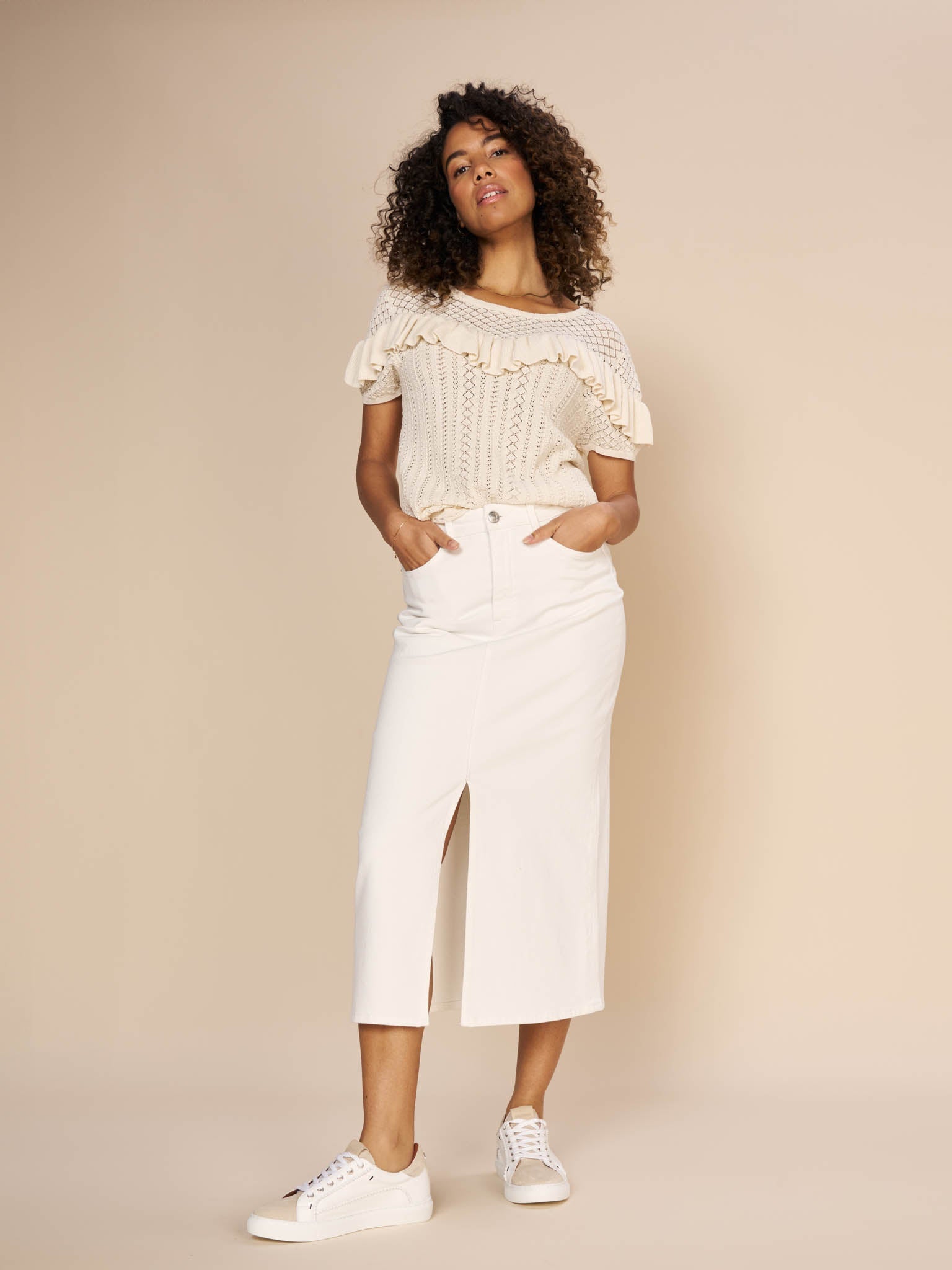 Modelshot / Ecru / Detail